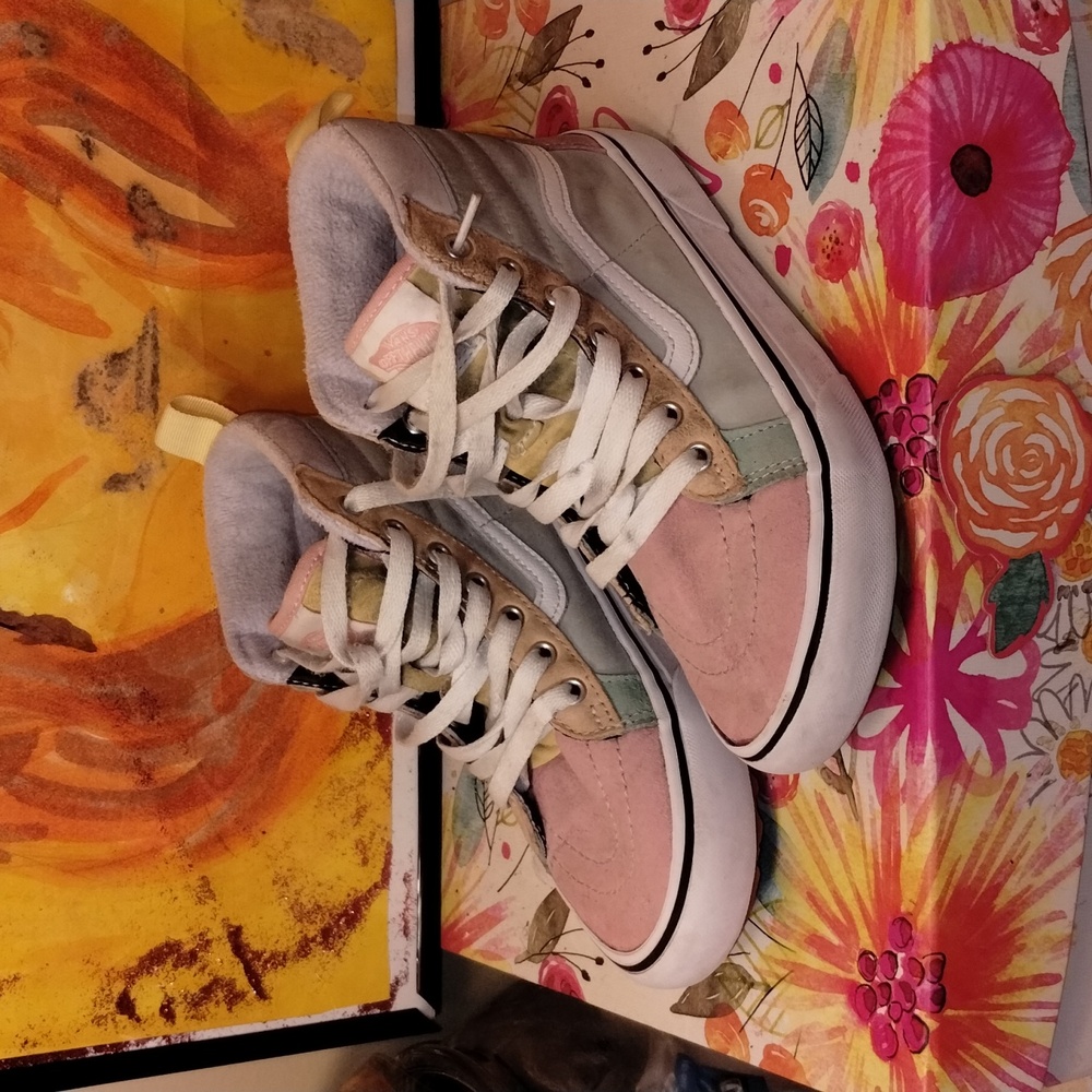 Vans - Picture 2 of 10